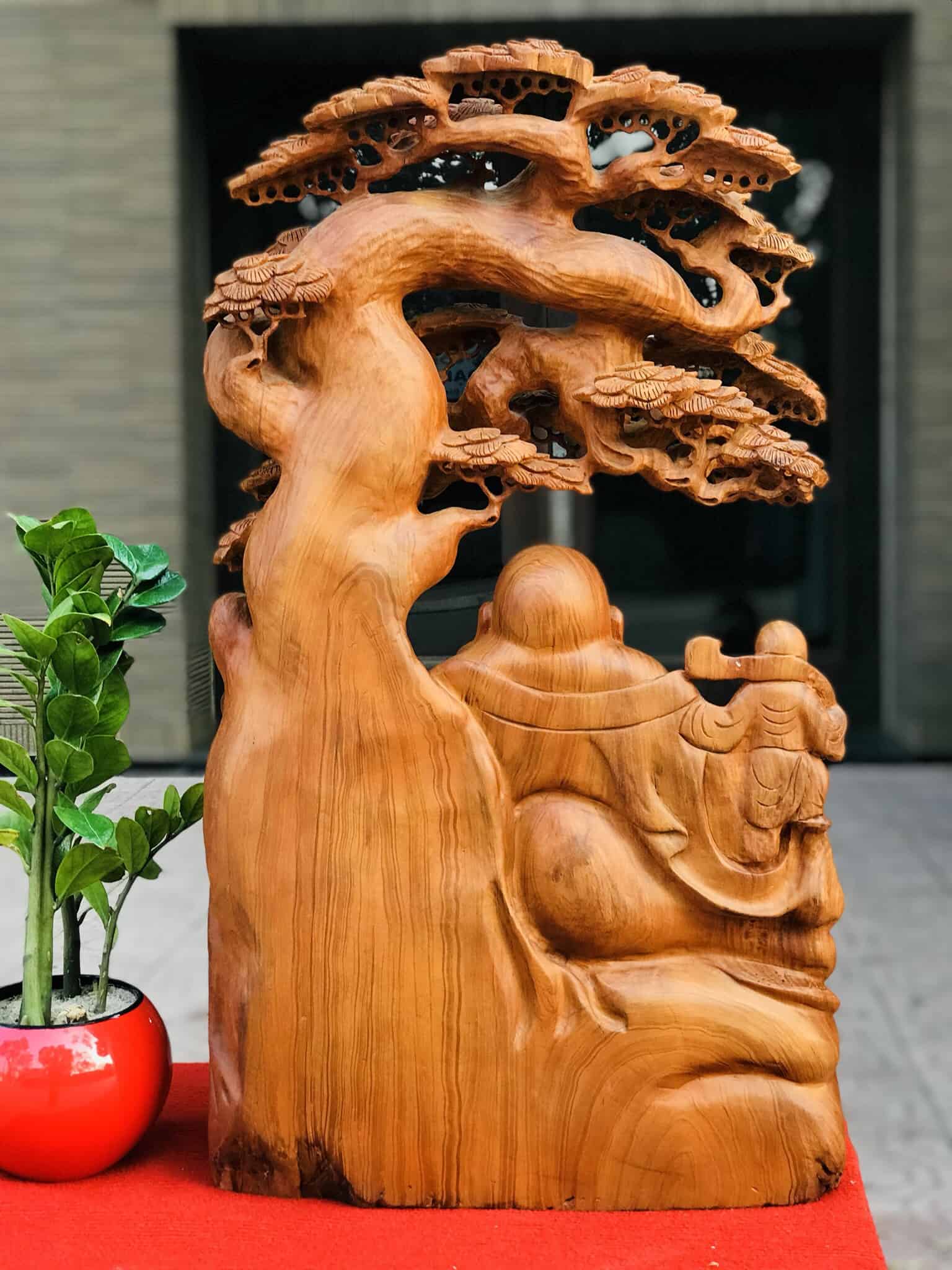Tượng Di Lặc Ngồi Gốc Tùng Gỗ Hương Ta