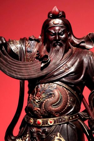 Tượng Quan Công Xách Đao Vuốt Râu Vương Mộc Tử Đàn Ấn Độ