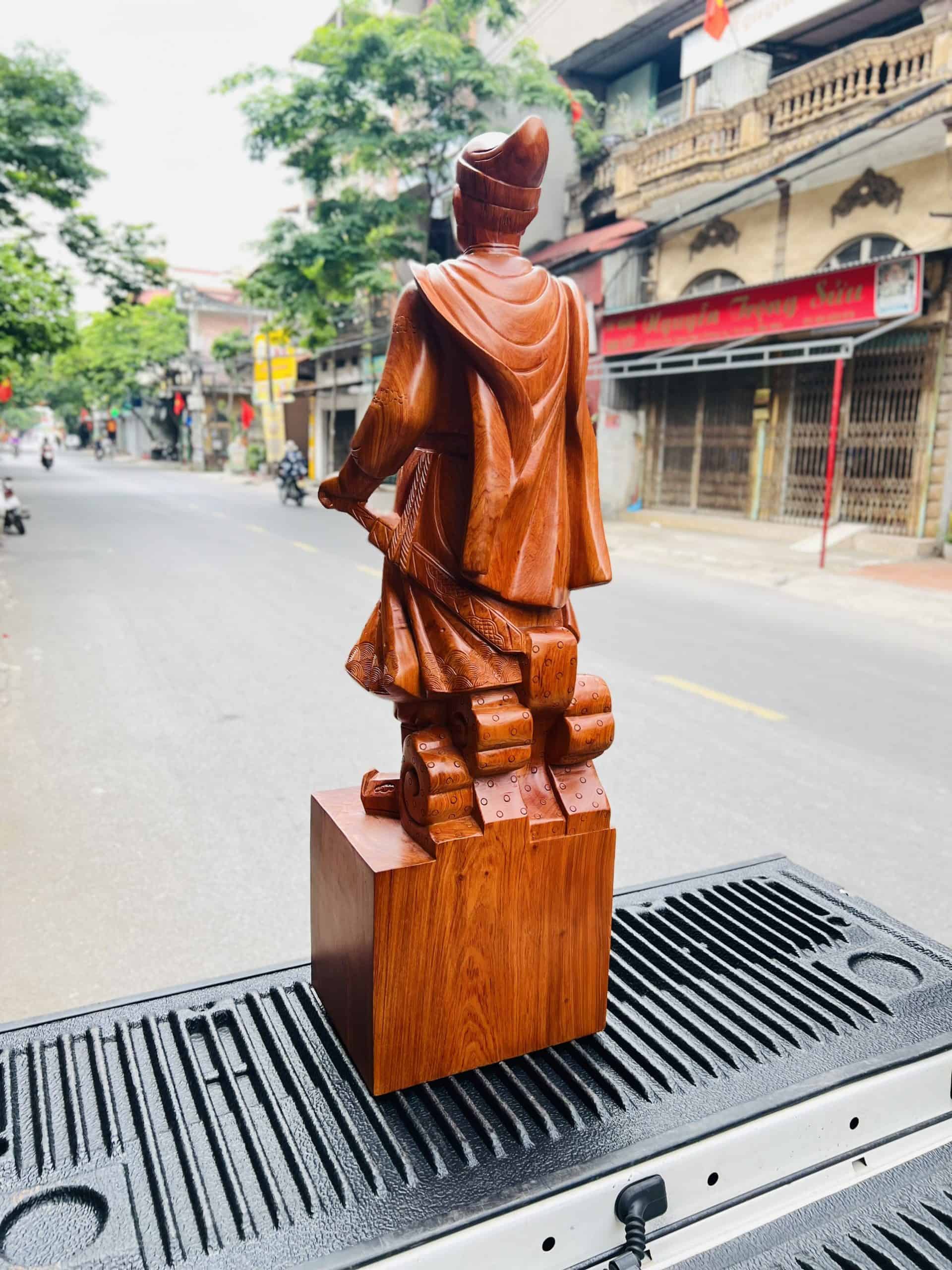 Tượng Hưng Đạo Vương Trần Quốc Tuấn - Trần Hưng Đạo Gỗ Hương Đá Cao 1m