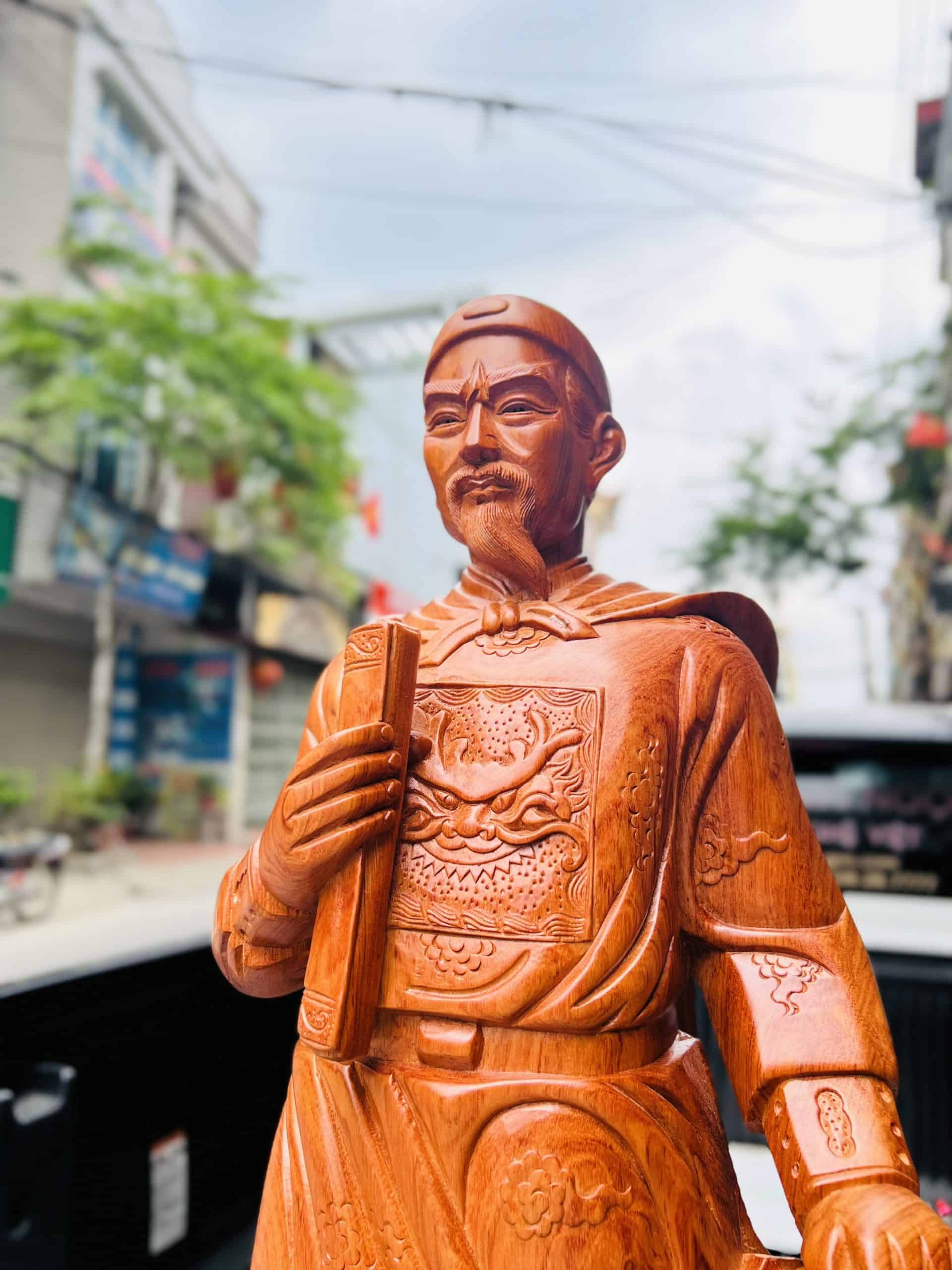 Tượng Hưng Đạo Vương Trần Quốc Tuấn - Trần Hưng Đạo Gỗ Hương Đá Cao 1m