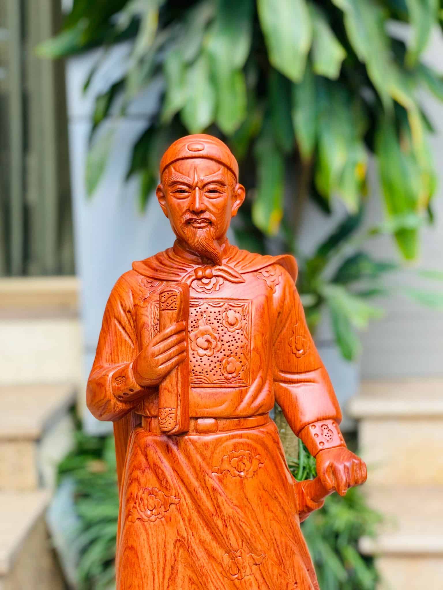 Tượng Trần Quốc Tuấn Gỗ Hương Đá Cao 70 - Hưng Đạo Vương