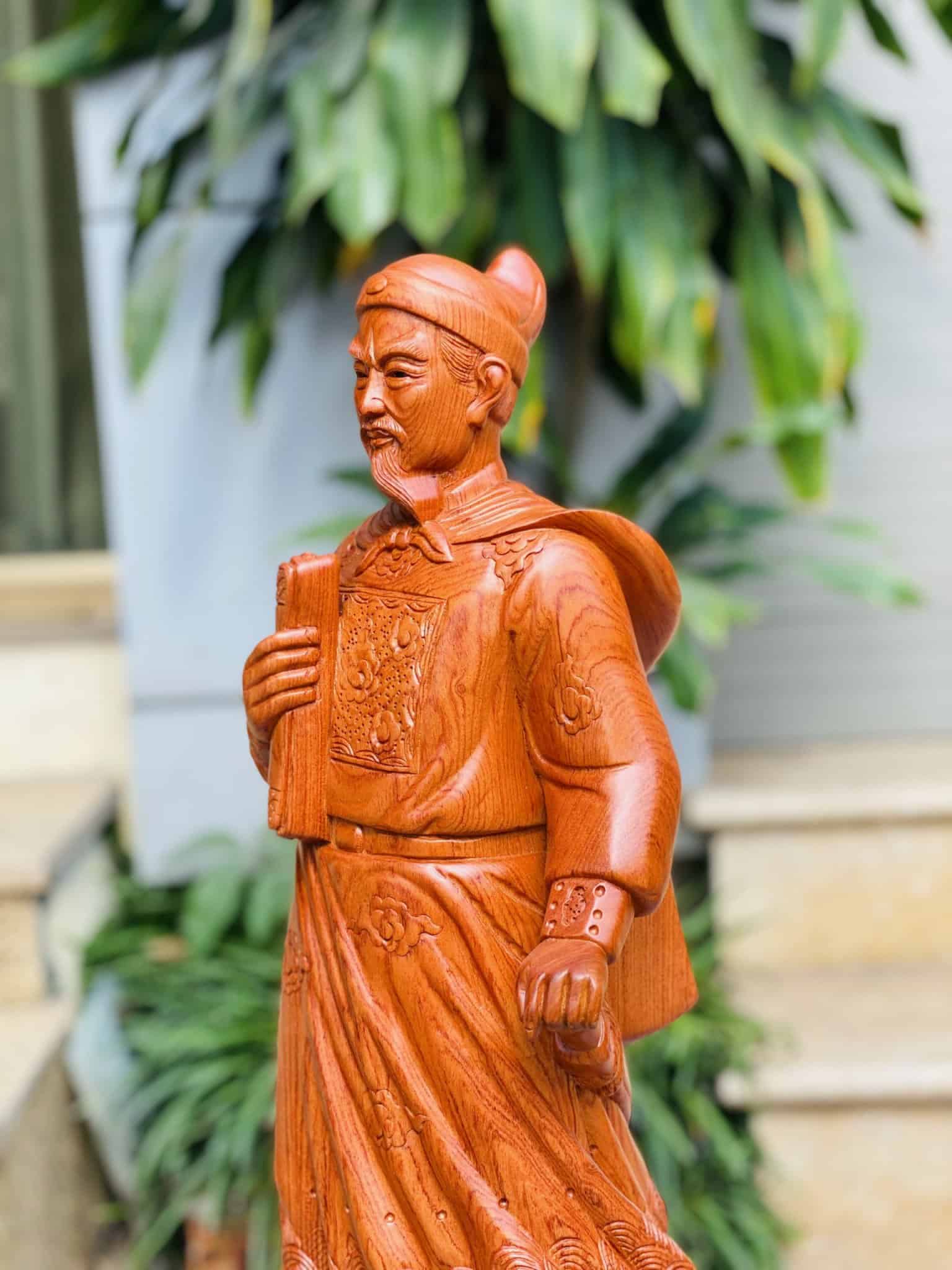 Tượng Trần Quốc Tuấn Gỗ Hương Đá Cao 70 - Hưng Đạo Vương