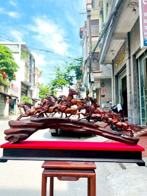 Tượng Bát Mã Truy Phong Gỗ Trắc Đỏ Đen