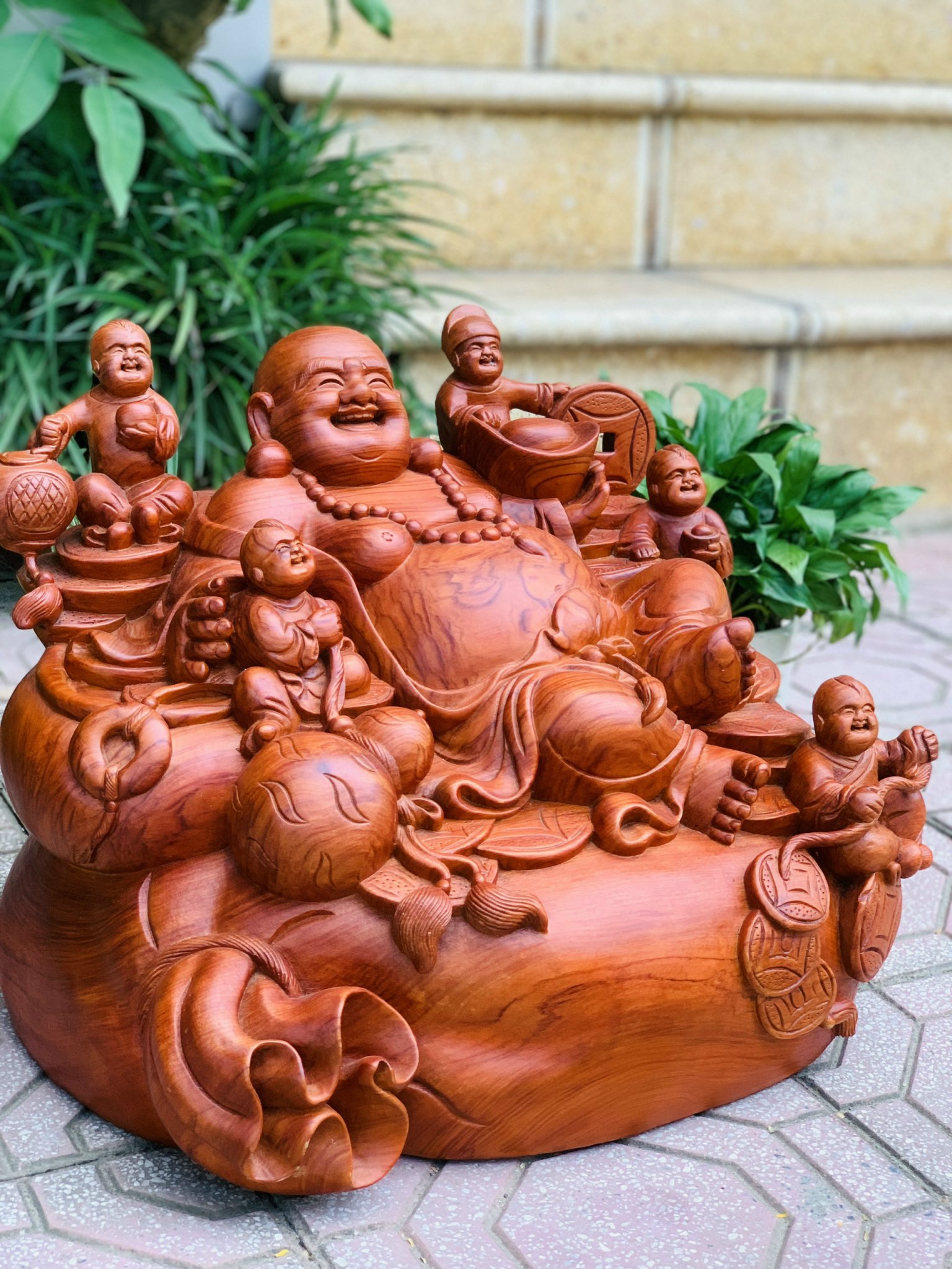 Tượng Di Lặc Ngũ Phúc Ngồi Bao Tiền Gỗ Hương Đá