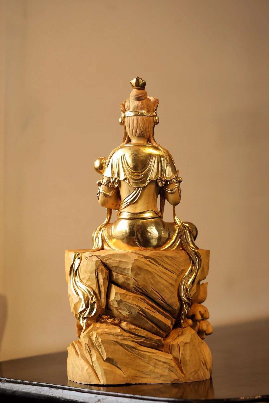 Tượng Quan Âm Tự Tại Gỗ Hoàng Dương Dát Vàng