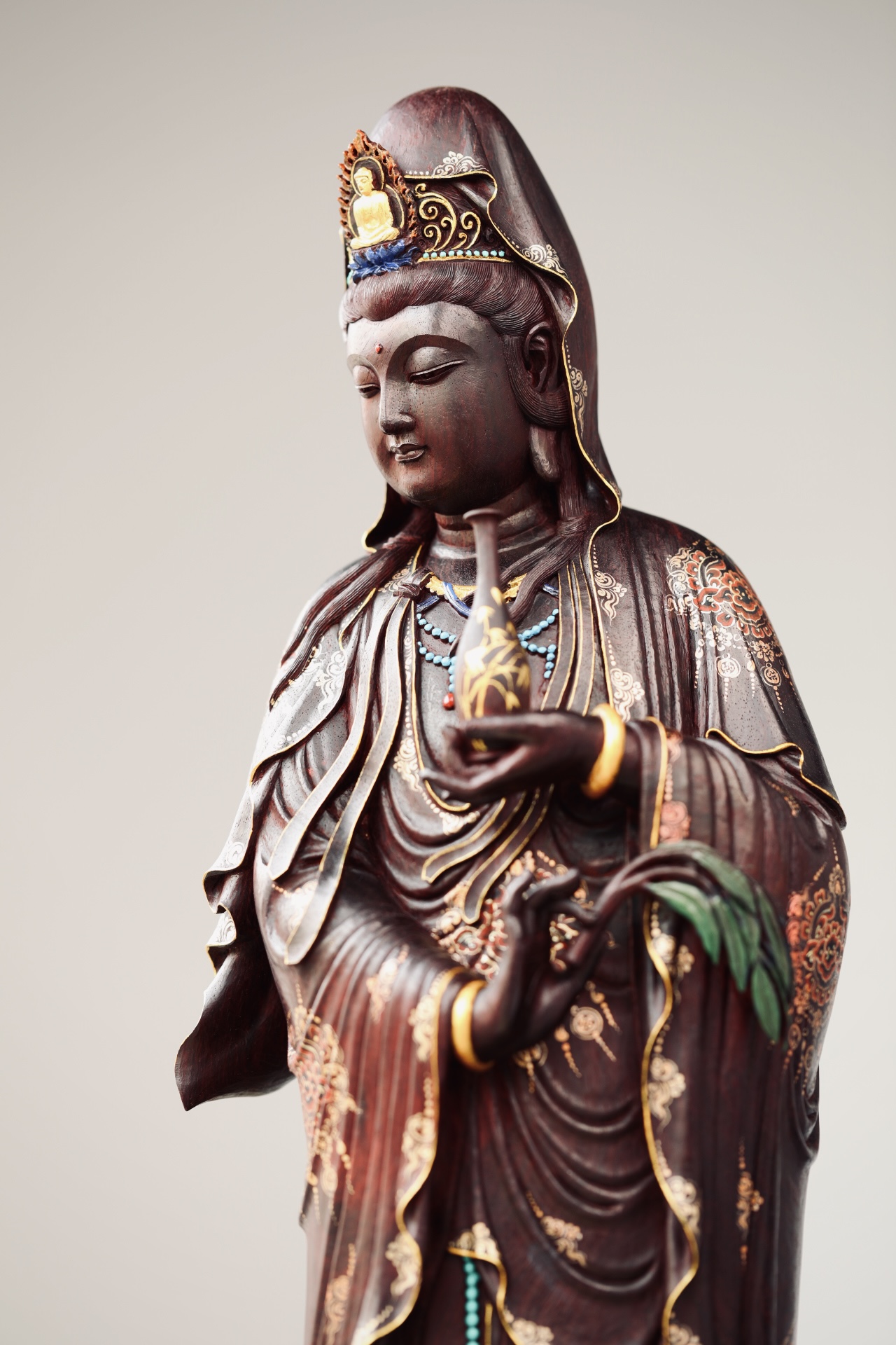 Tượng Dương Liễu Quan Âm Gỗ Tử Đàn Ấn Độ Vẽ Gấm